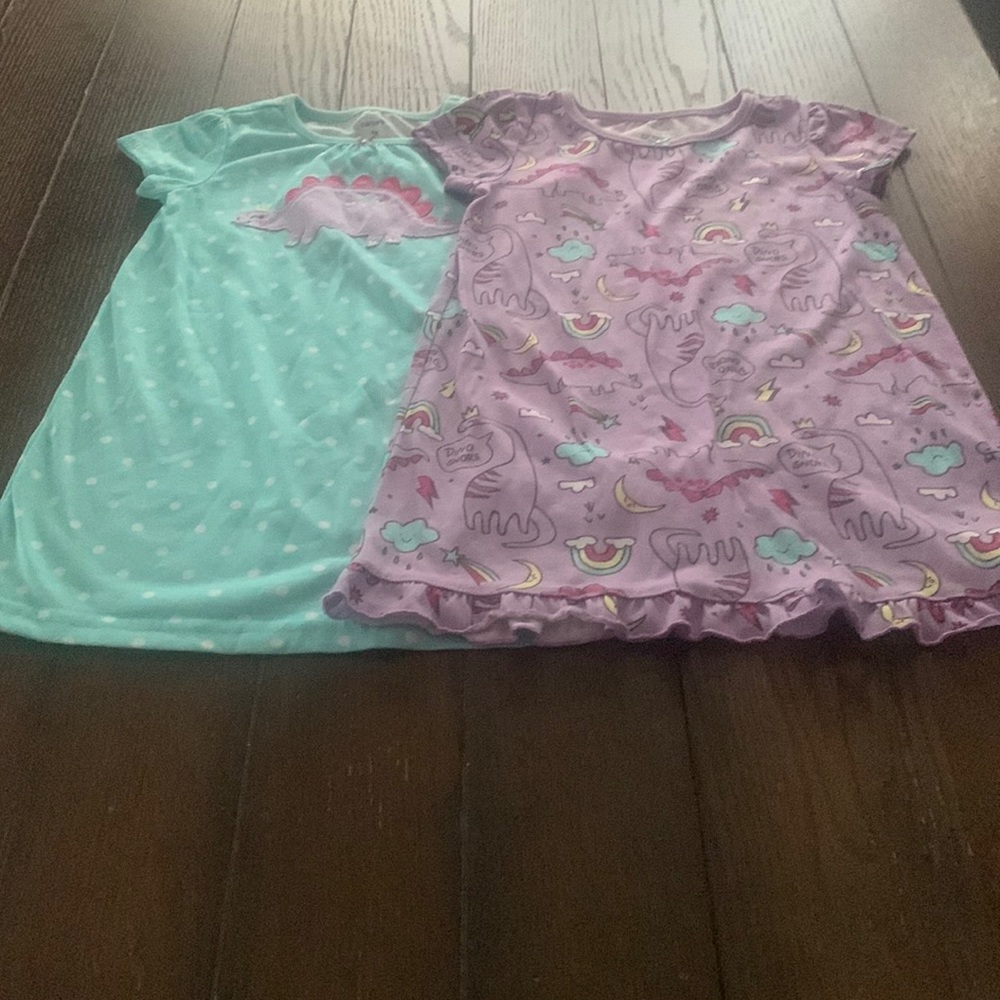 Carter’s girl night gowns with dinosaurs team purple/green Sz 3T Preowned